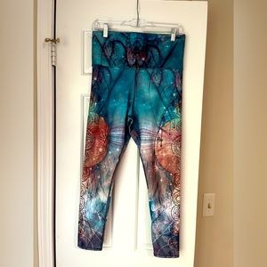 Evolution and Creation Size L Geometric Leggings